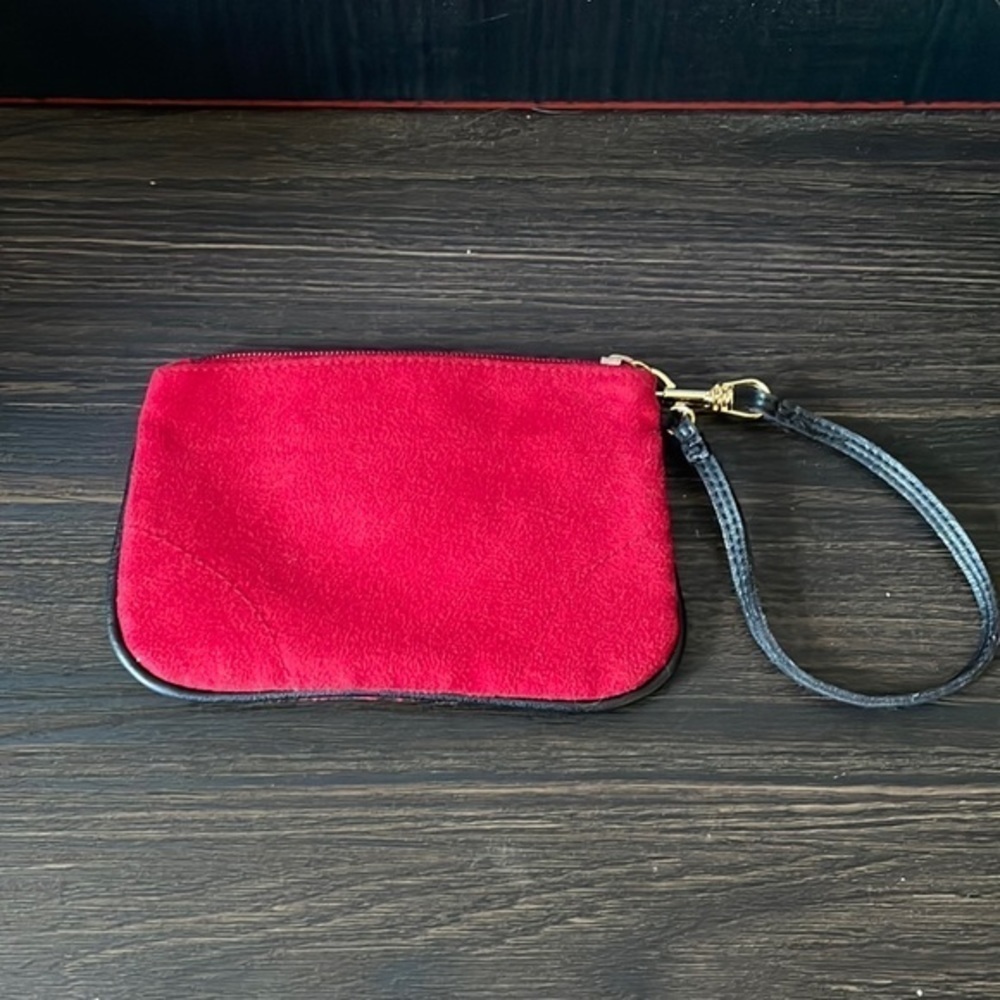 Elizabeth Arden red wristlet